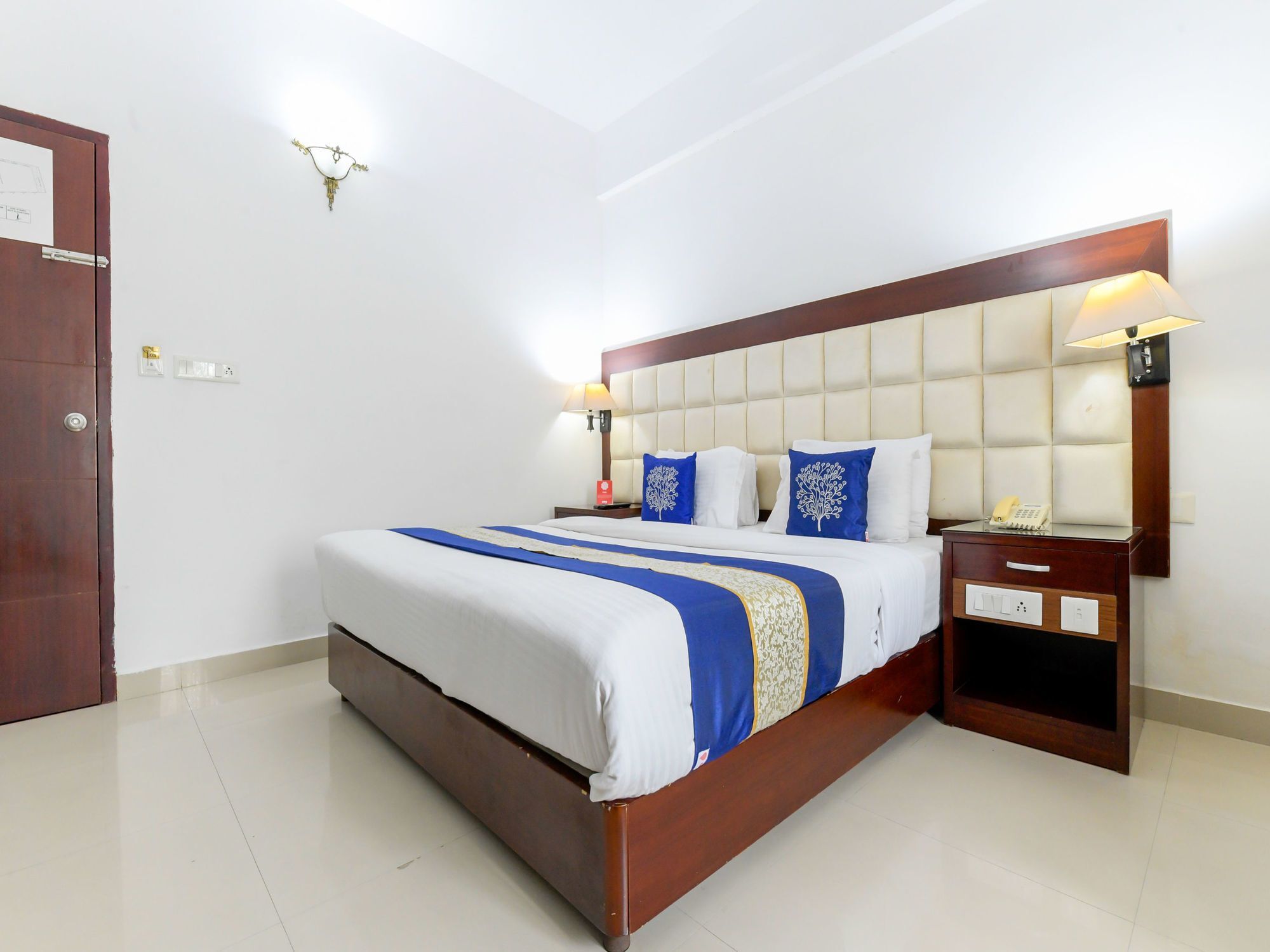 Oyo 7188 Ajantha Regency Hotel Kochi Buitenkant foto