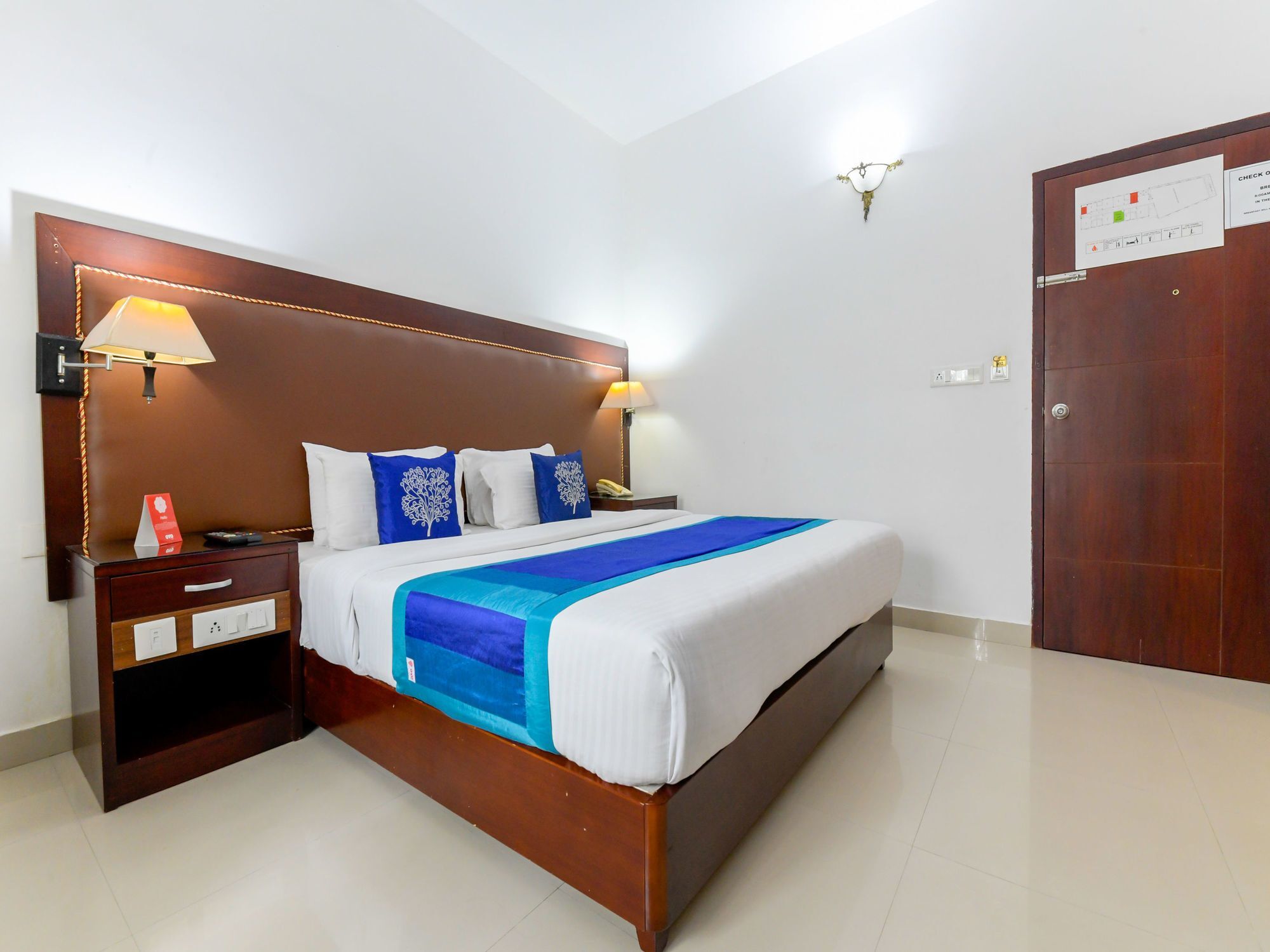 Oyo 7188 Ajantha Regency Hotel Kochi Buitenkant foto